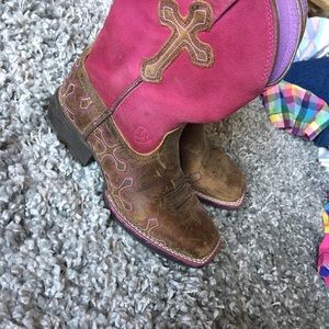 Girls ariat boots